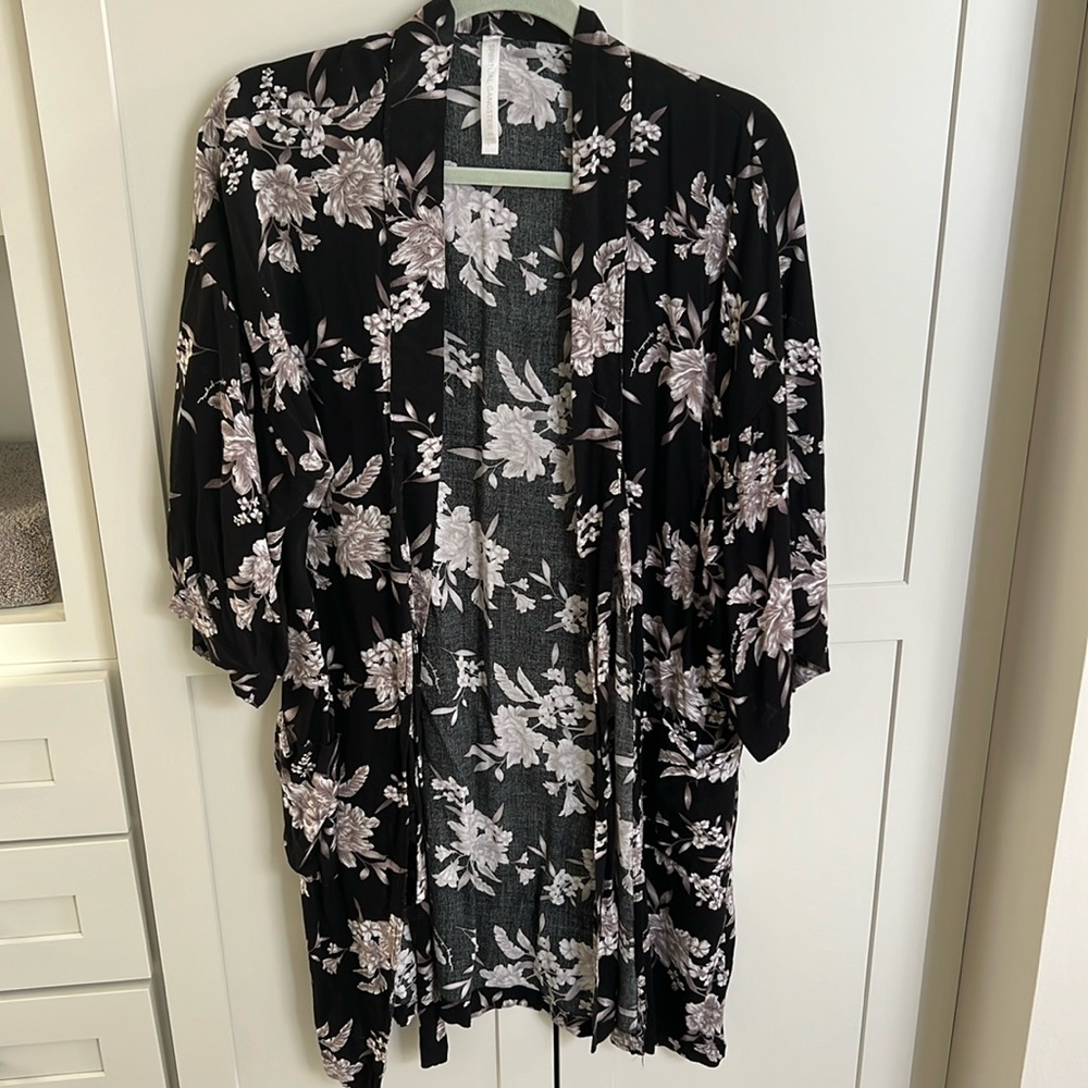 Spiritual Gangster Flowered Robe - One Size